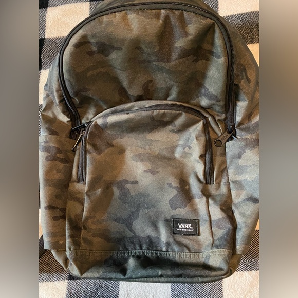 Handbags - vans camo back pack gently used